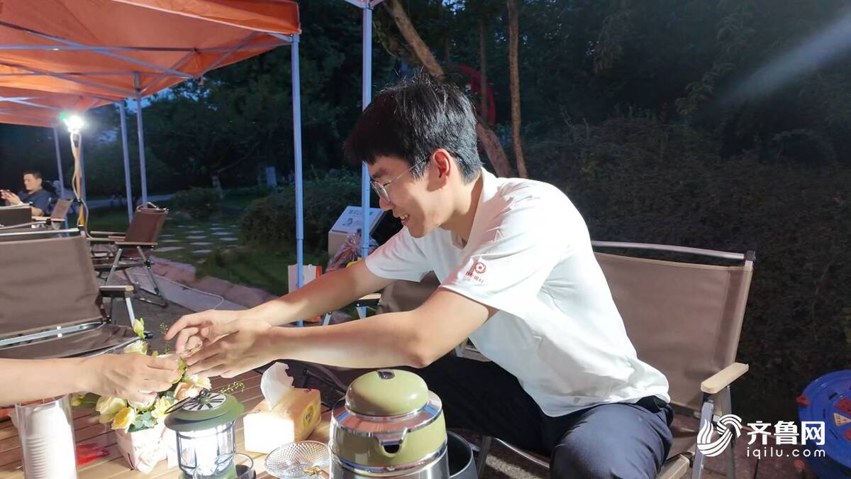 “暖鑫小茶摊”开“摊”啦不朽情缘七夕遇上茶香！