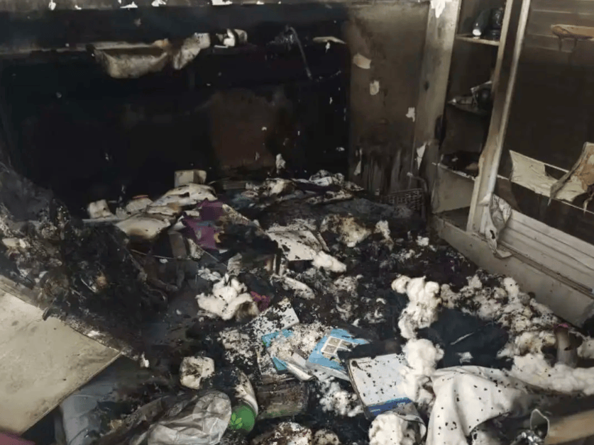 起火竟是“拜拜”惹的祸不朽情缘登录一居民家中(图1) 起火竟是“拜拜”惹的祸不朽情缘登录一居民家中(图1)